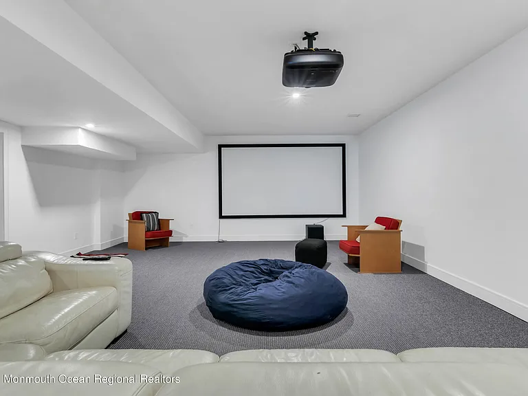 27 Tuttle Ave — Photo 38