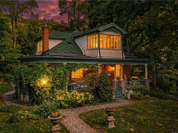 55 Cayley St, Hamilton, ON L9H 2E6