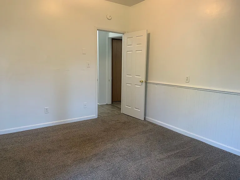 127 W Market St — Photo 24