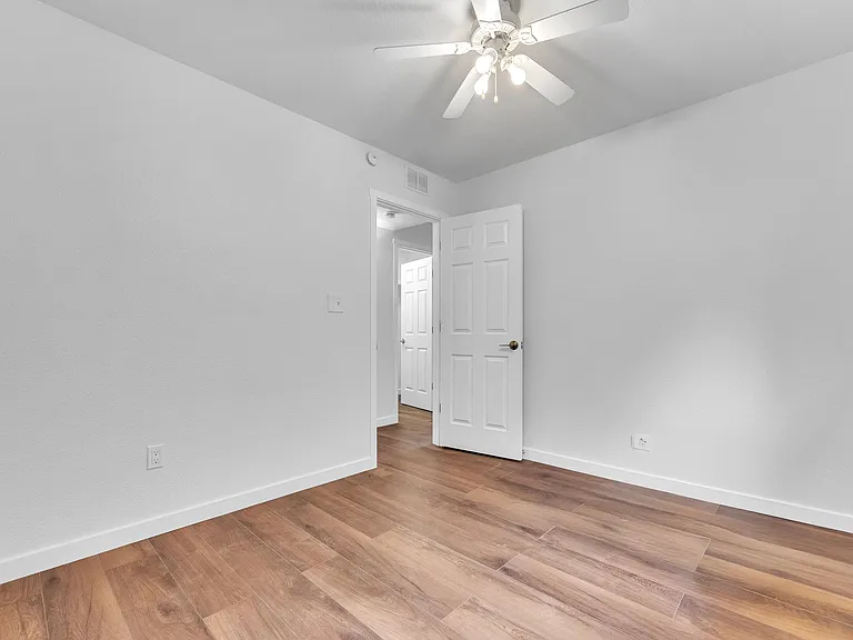 622 E Dale St — Photo 9
