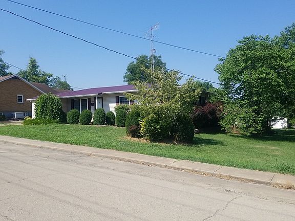 2nd image of 404 Park Dr