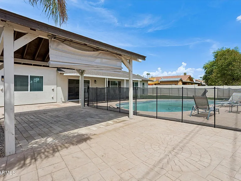 5401 E Beck Ln — Photo 37