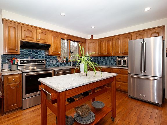 4th image of 8 Laurel Lane