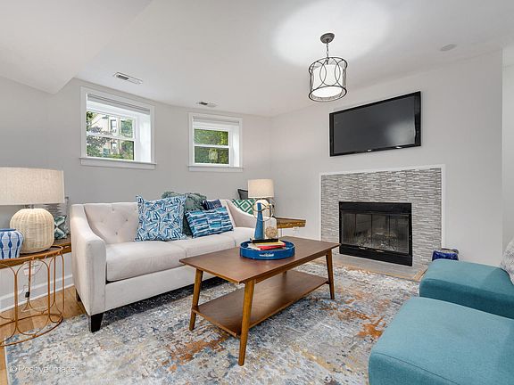 4th image of 5611 N Winthrop Ave #Bb