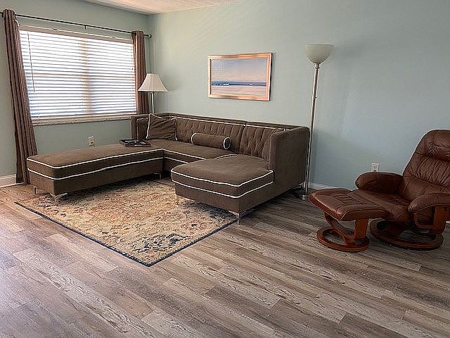 Furnished 1 bed / 1 ba