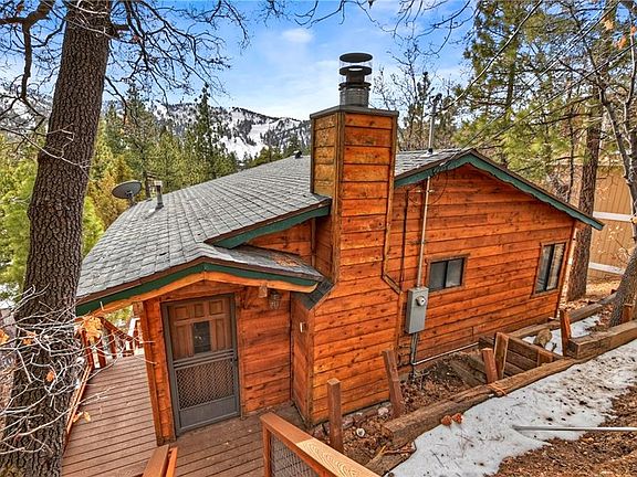 2nd image of 858 Menlo Dr