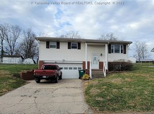 351 Evergreen Cir, Poca, WV 25159