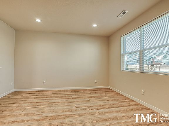 5th image of 18304 NE 43rd Pl