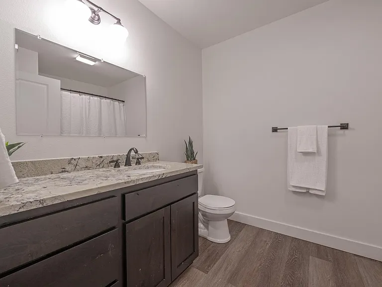 1523 SE Honeysuckle Loop #A — Photo 6