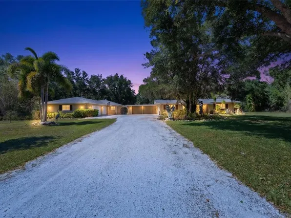 2515 49th St, Sarasota, FL 34234