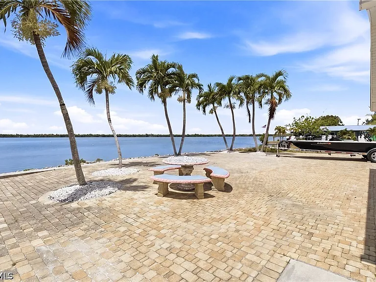 2669 Coco Plum Dr — Photo 36