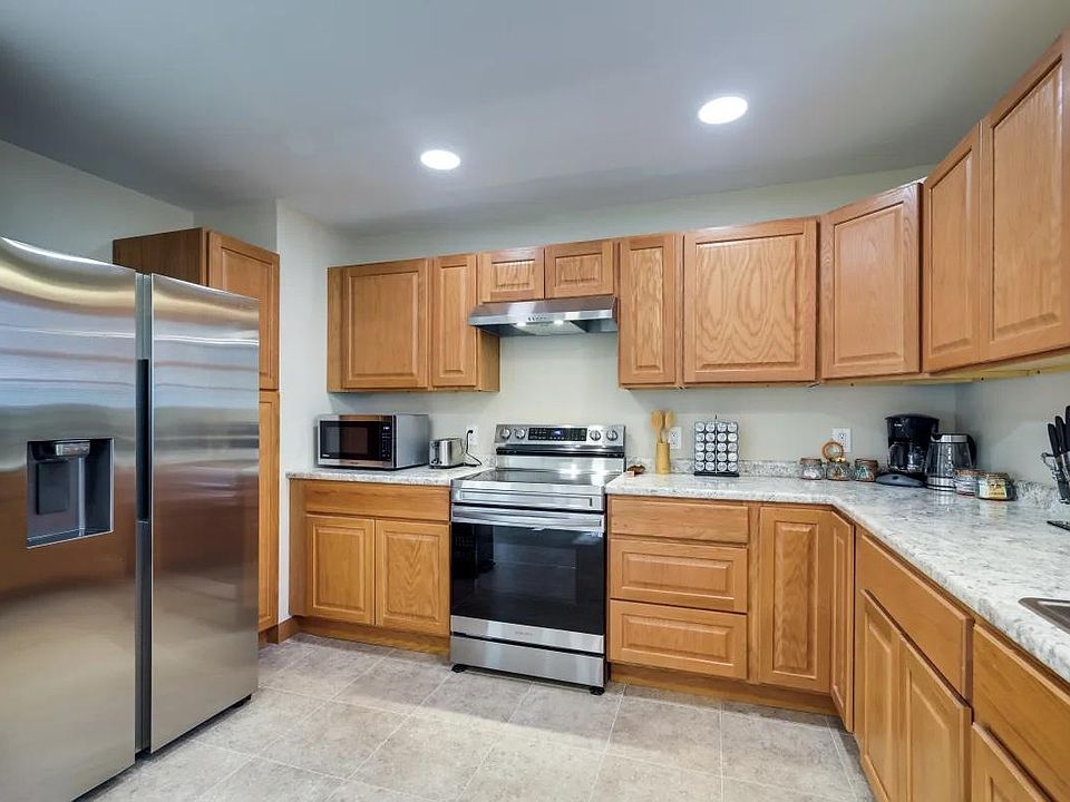 31 East St, Rutland, VT 05701 Zillow