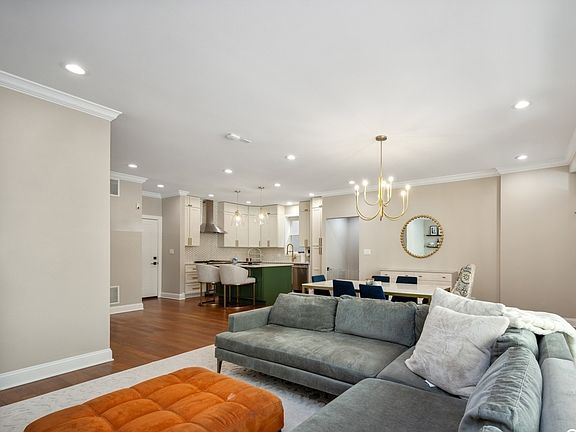4th image of 2424 N Southport Ave APT A