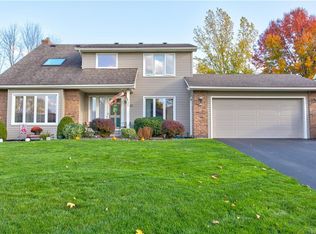 32 Brandon Cir, Rochester, NY 14612