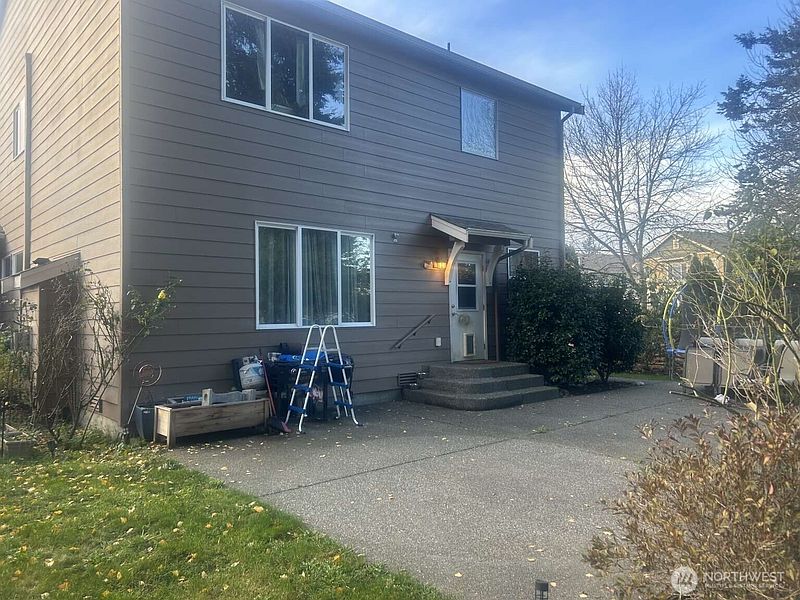 4th image of 437 20th Street NW