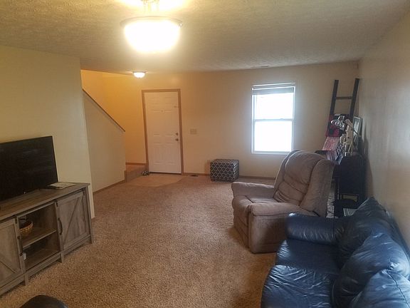 Fam. room towards front door