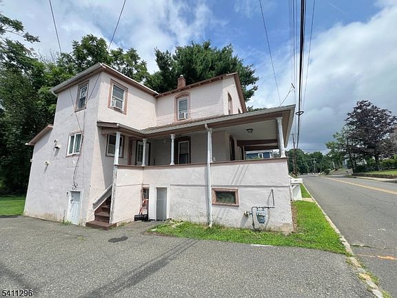 2nd image of 107 Franklin Ave