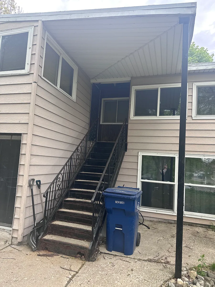 Building Photo - 27 Glen Ave #2