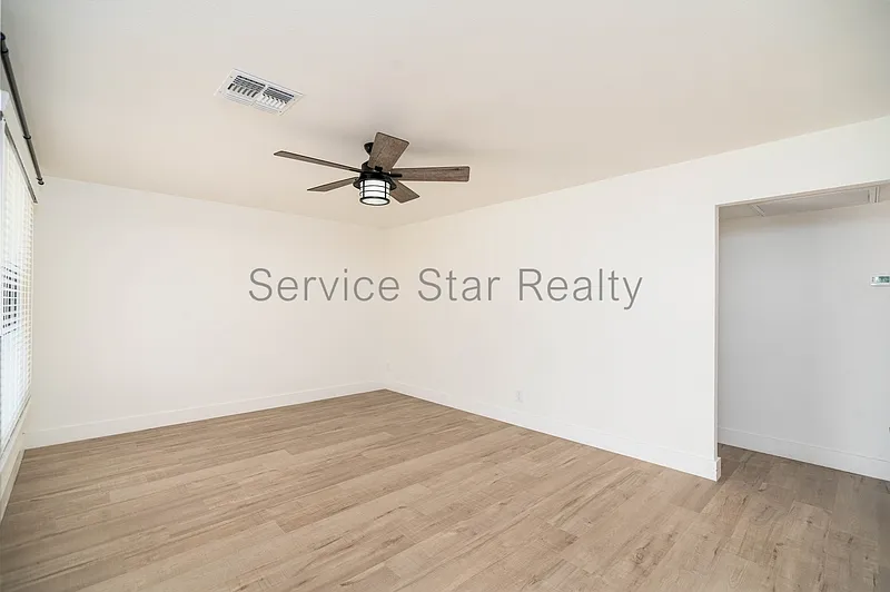 3 bed, 2.0 bath, 1260 sqft, $2,249 — Photo 3