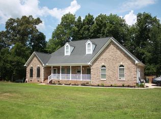 197 Cox Mill Rd, Taylors, SC 29687