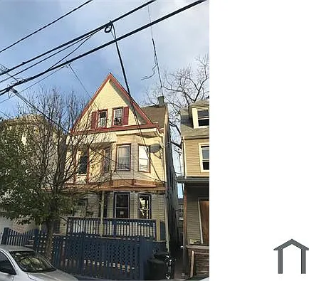 3 bed, $2,300 — Photo 2