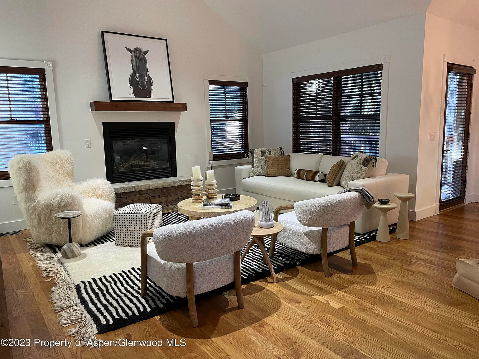 3 bed, 3.5 bath, 2073 sqft, $35,000 — Photo 2
