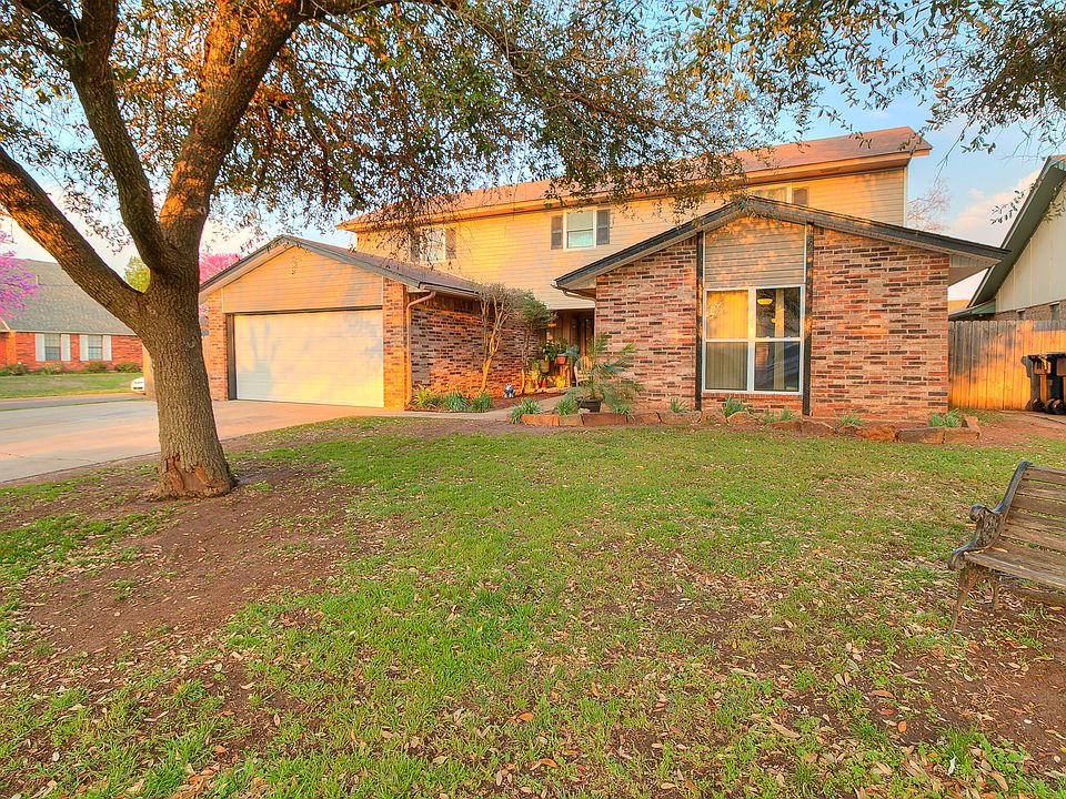 1st image of 700 Westridge Ct