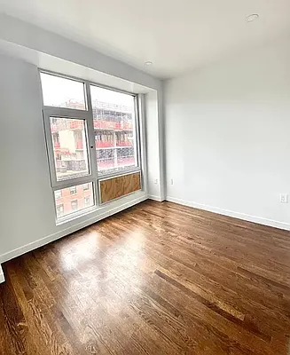 Rented by Current Real Estate Advisors | media 11