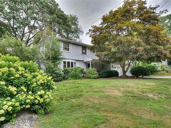 3rd image of 31 Edgewater Rd