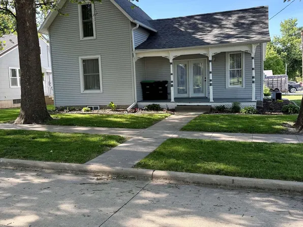110 W 2nd St, Wayland, IA 52654