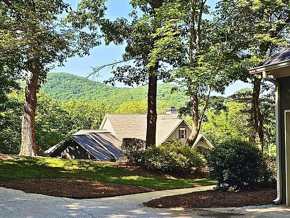 3rd image of 197 Summer Rd