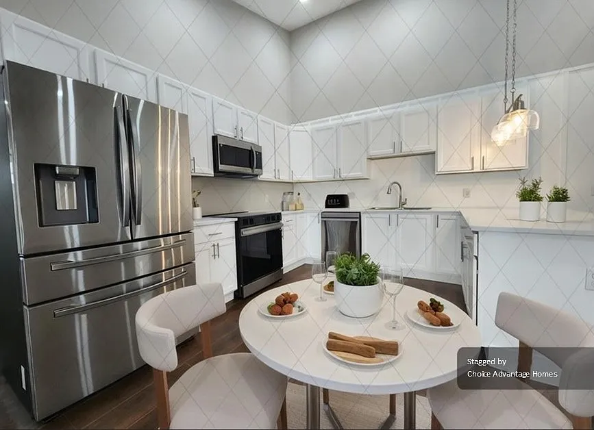 6384 W Flanders Ln — Photo 3