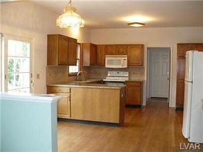 5th image of 3323 Abbey Ct
