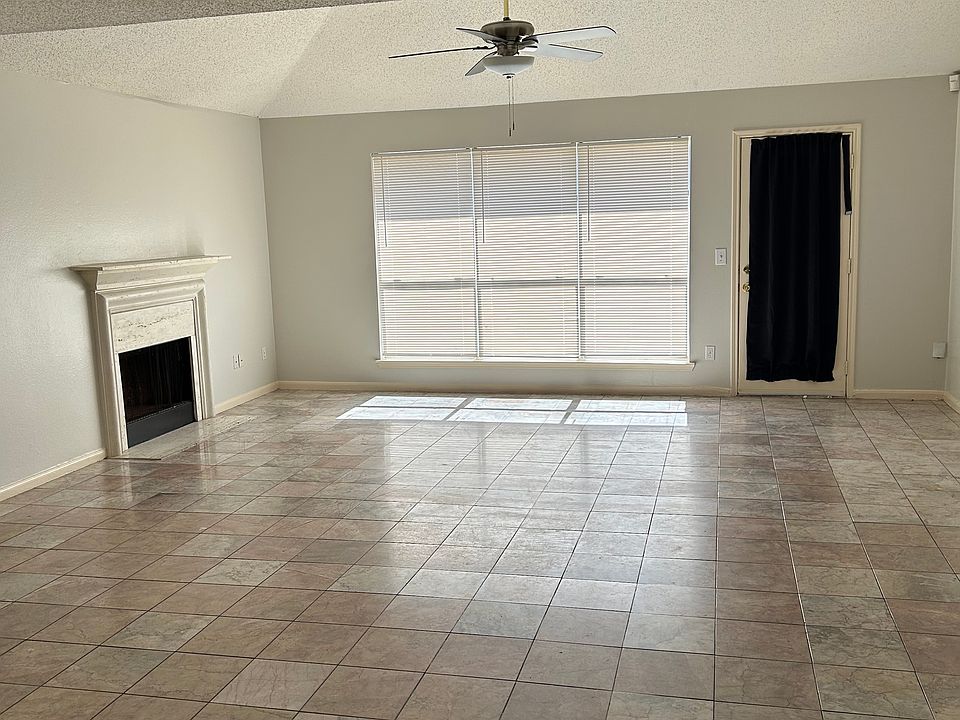2nd image of 1719 Plumwood Dr