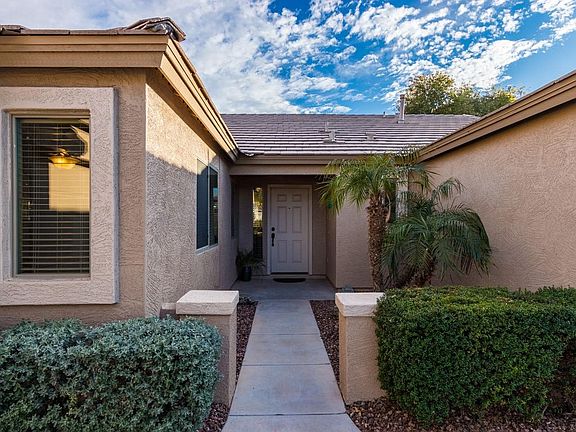 5th image of 43297 W Oster Dr