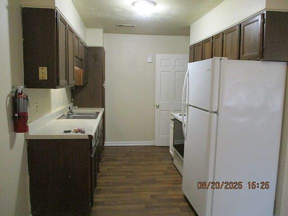 4th image of 340 W Hampton Ave