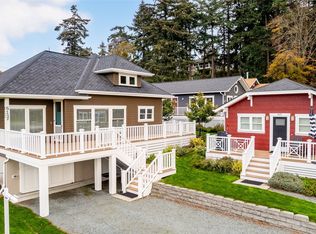 513 6th St, Anacortes, WA 98221