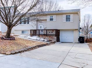 6931 Wirt St, Omaha, NE 68104