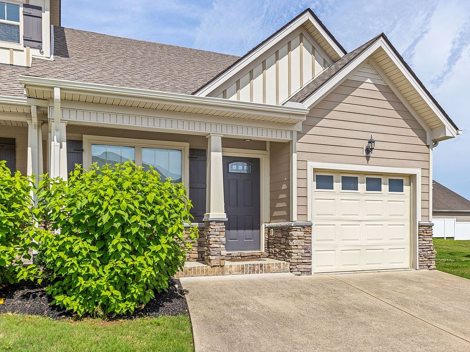 1st image of 4022 Commons Dr