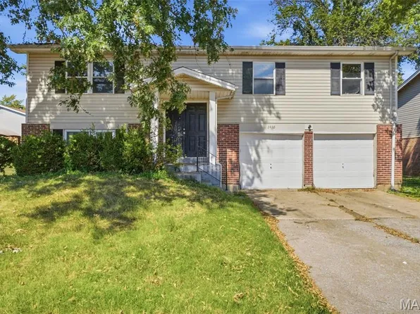 2465 Kingsford Dr, Florissant, MO 63031