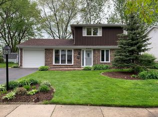 8163 N Carrolton Ct, Hanover Park, IL