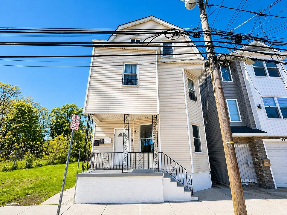 51 N 5th St