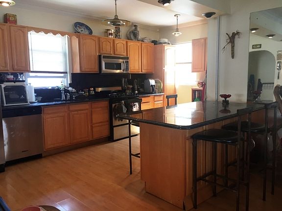 4th image of 10528 192nd St