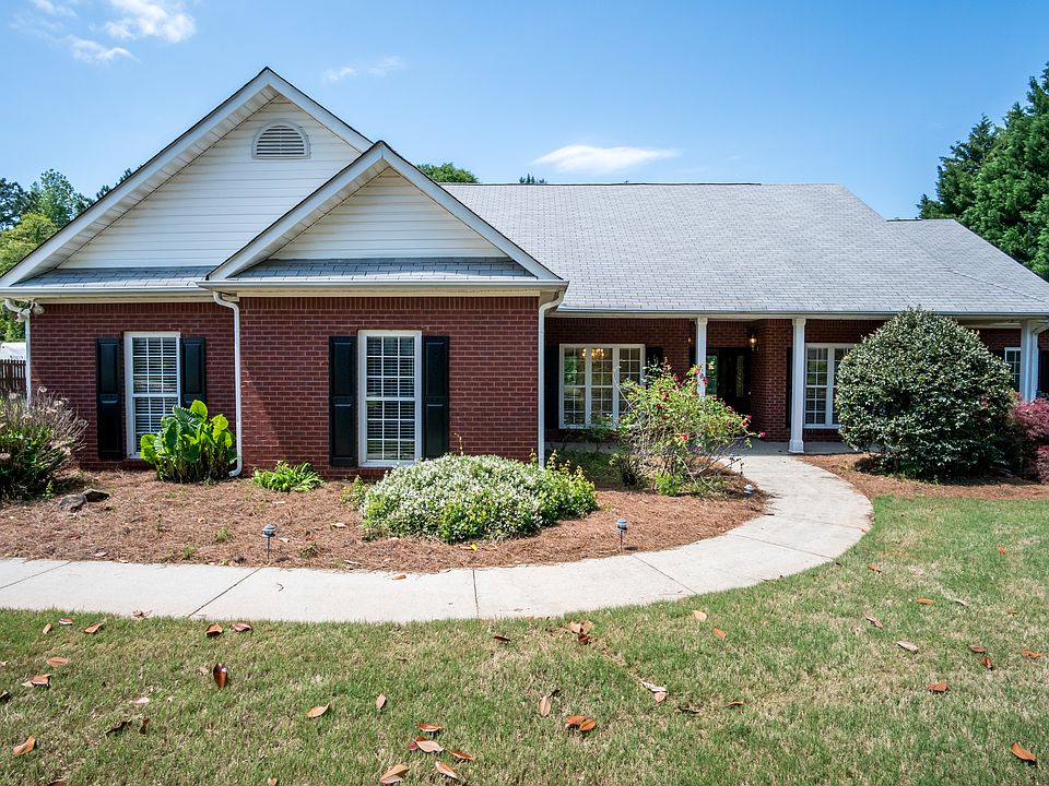 1st image of 561 Heathmoor Dr