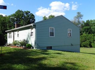 18 Legate Hill Rd, Leominster, MA 01453