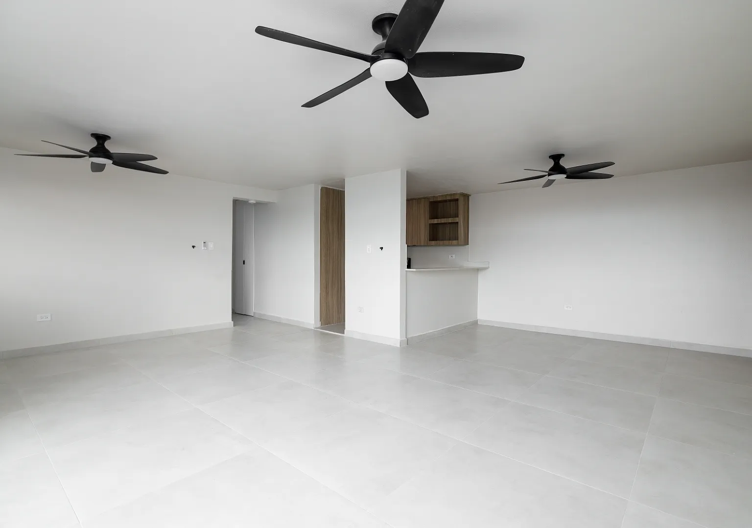 2 bed, 1100 sqft, $2,100 — Photo 4