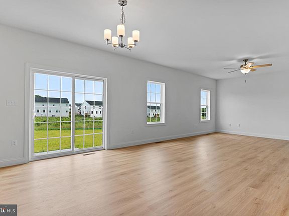 3rd image of 537 Coral Bells Dr