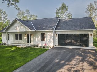 547 Franklin Estates Dr, Petoskey, MI 49770