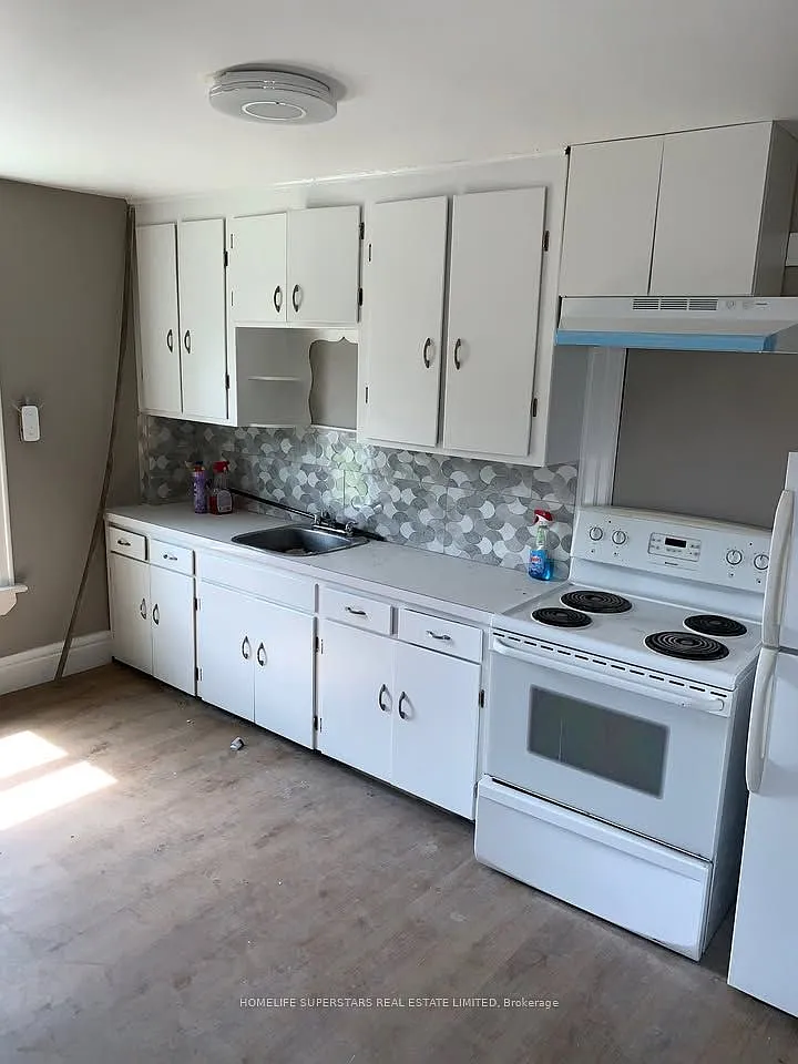Building Photo - 138 Hellems Ave #3