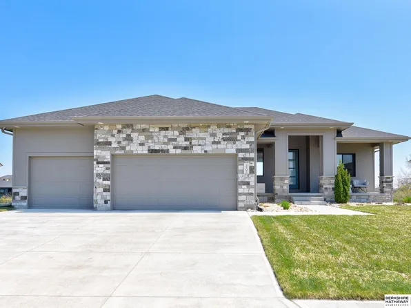 2907 N 185th St, Elkhorn, NE 68022